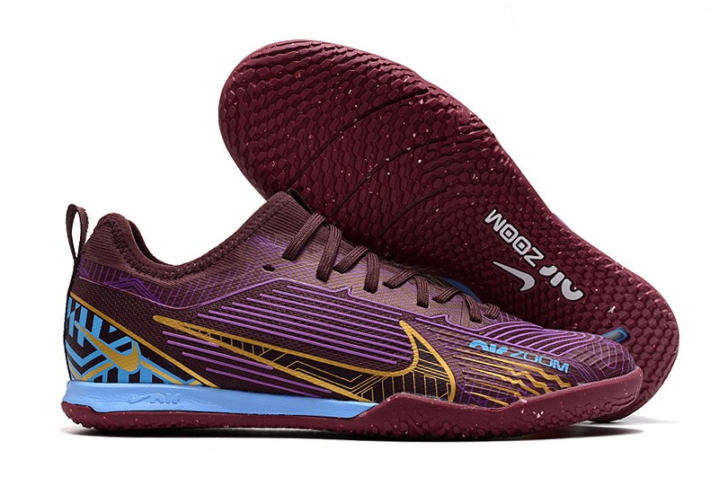 Nike Air Zoom Mercurial Vapor 15 Pro IC Kylian Mbappe - Dark Beetroot/Metallic Vivid Gold Nike Air Zoom Mercurial Vapor 15 Pro IC Kylian Mbappe - Dark Beetroot/Metallic Vivid Gold